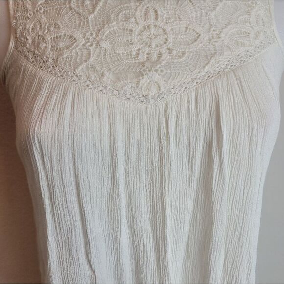 AMERICAN RAG CIE Lace Tank Top - Picture 3 of 7